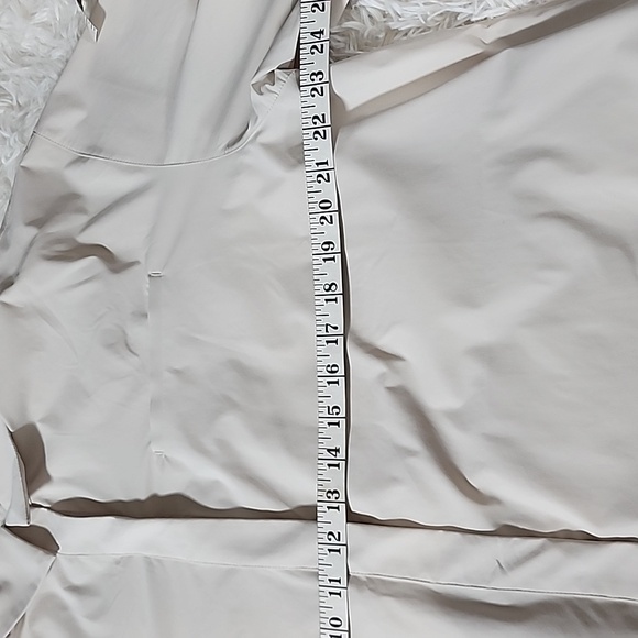 Nike 24.7 Dri Fit Oversized Button Down Shirt - Picture 4 of 12